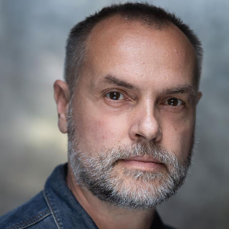 Headshot / Dylan Barnes - Actor