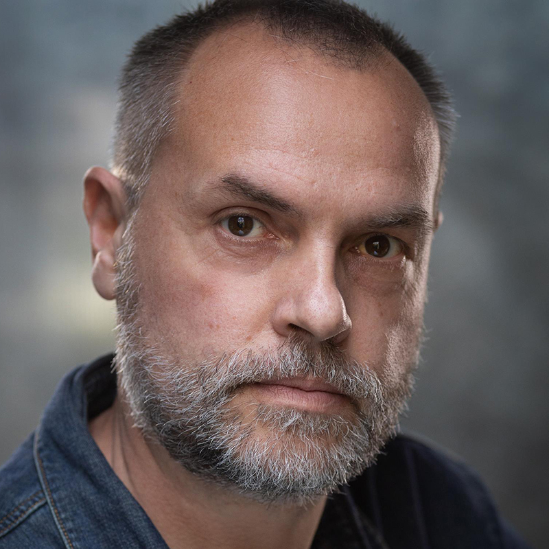 Headshot / Dylan Barnes - Actor